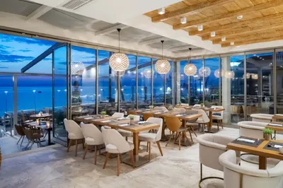 Sea Level Hotel
