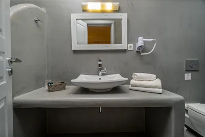 Central Fira Suites