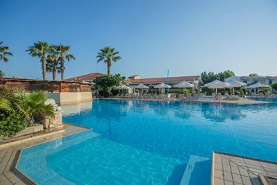 Golden Coast Hotel & Bungalows