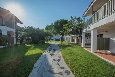 Golden Coast Hotel & Bungalows