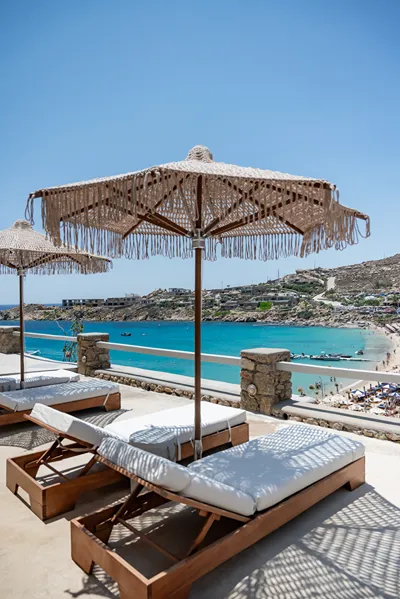 Super Paradise Hotel