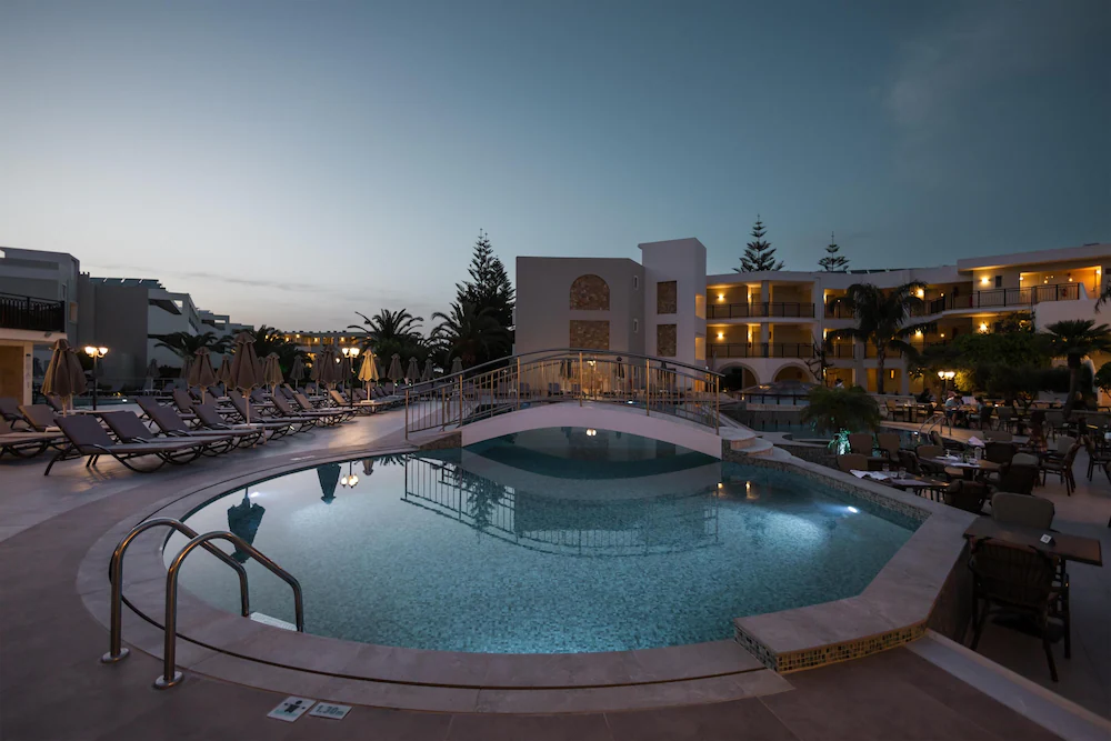 Vantaris Palace Hotel