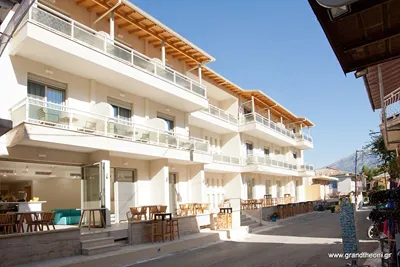 Grand TheoNi Hotel