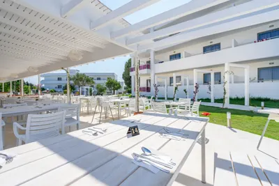 STAMOS HOTEL