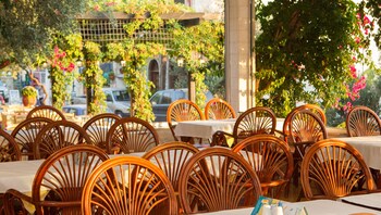 Xenios Loutra Village Beach Hotel