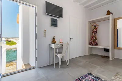 Manolis & Filio Home By The Sea Milos