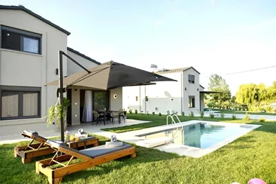 Ammos Luxury Pool Villas