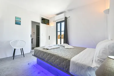Sun Springs Suites Santorini