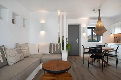 Kosmitis Suites & Villas
