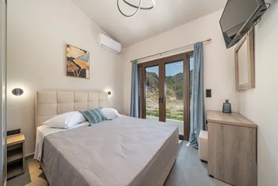 Beachfront Villa Fteri