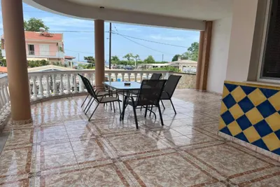 Ellas Hotel