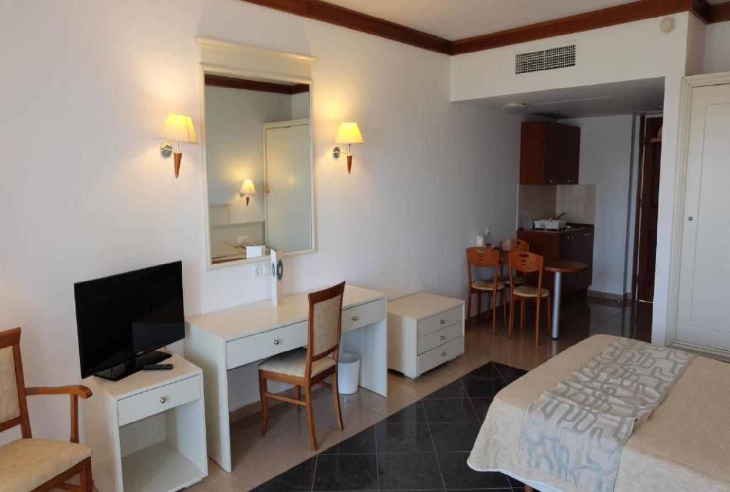 Kipriotis Maris Suites by Anayia All Inclusive Resorts