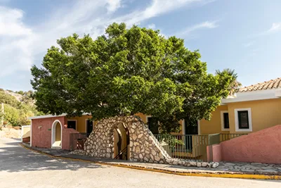 Apostolata Island Resort & Spa