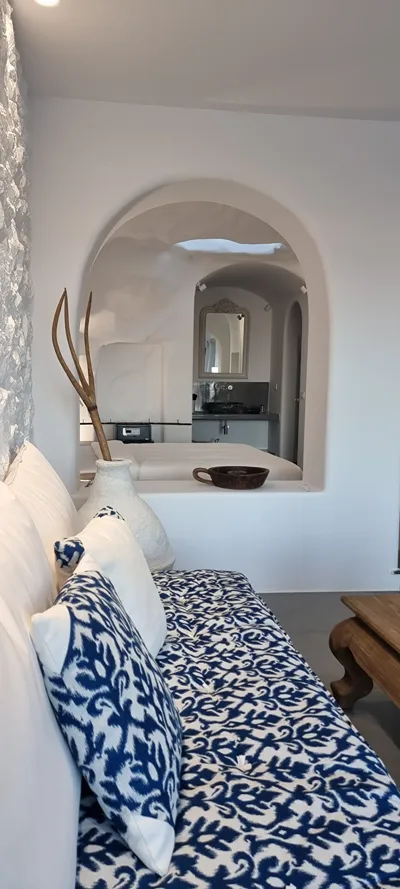 Numa Santorini