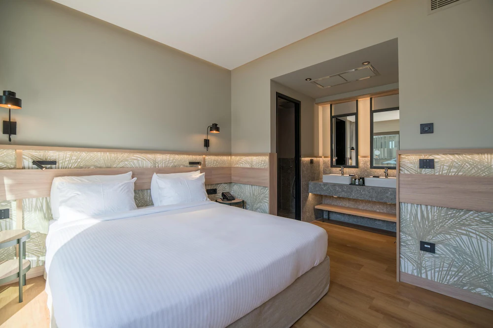Senseana Sea Side Resort & Spa