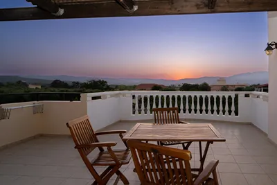 Golden Rose Suites
