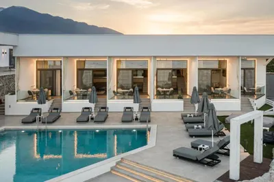 Akrotiri Olympos Luxury Suites