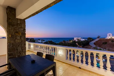 Rhenea Resort Santorini