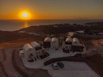 Halo Santorini