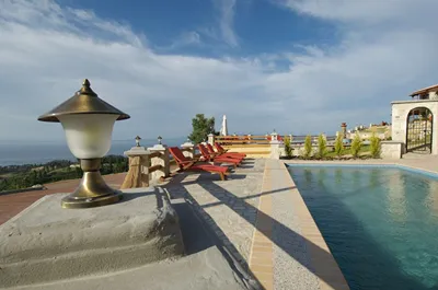 Akritas Ef Zin Villas & Suites