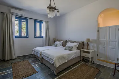 Anthemion Paros – Villas & Suites