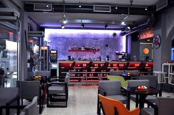 Zephyros Hotel