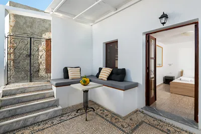 Arte Lindos Suites