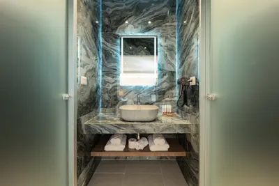 PHILIA CENTER SUITES