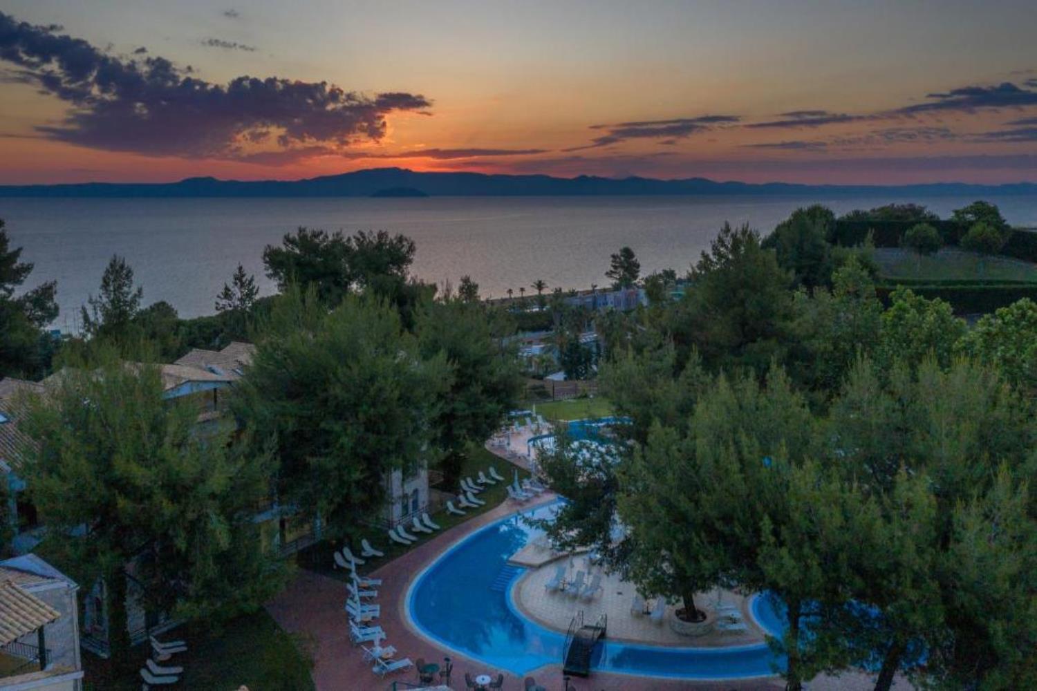 Zeus Eleva Kassandra Lagoon