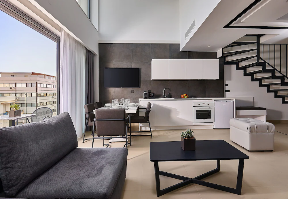 City Lion Apartments & Lofts