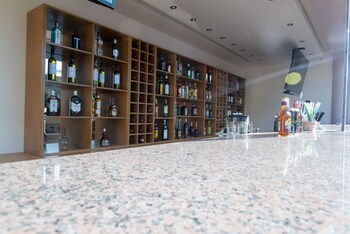 Amaryllis Beach Front Hotel