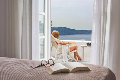Athina Luxury Suites