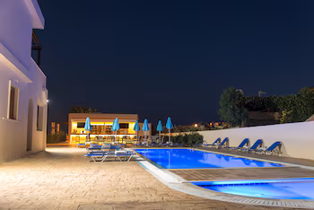 Amaryllis Beach Front Hotel