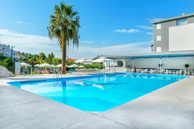 Kriopigi Hotel