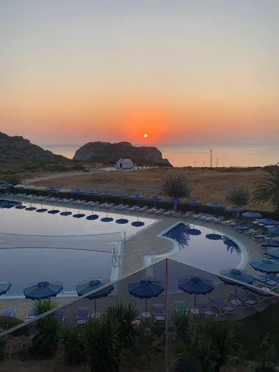 CATHRIN HOTEL