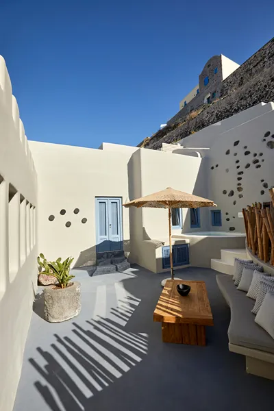Luna Santorini Suites