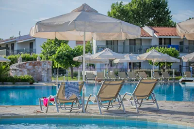 Golden Coast Hotel & Bungalows