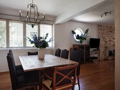 Evi's Voula Home