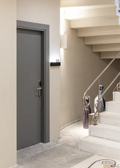 33 Solonos Suites