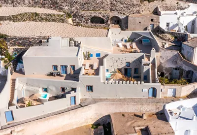 Luna Santorini Suites