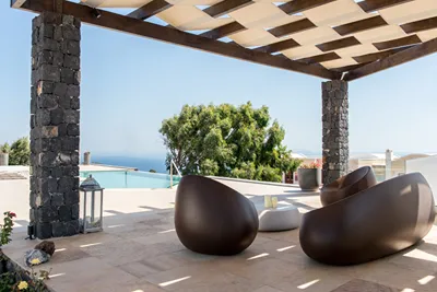 Amaranthine Villa Santorini