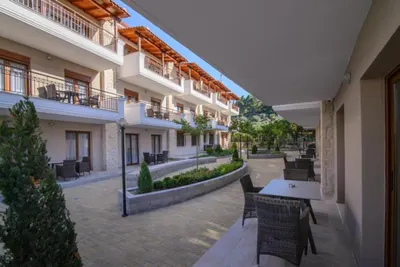 Apanemia Hotel