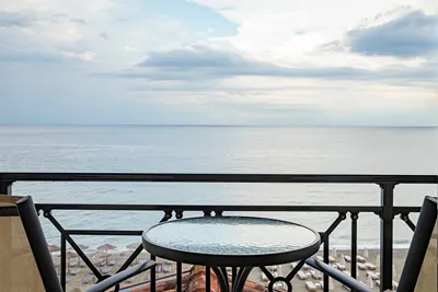 OCEANA Beach Hotel