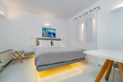 Central Fira Suites