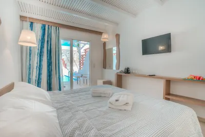 ALOE HOTEL - Adults Only 18+