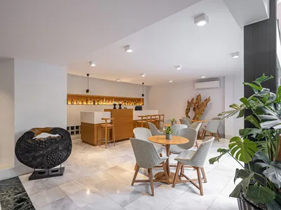 Avra City Hotel