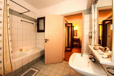 Lyda Hotel