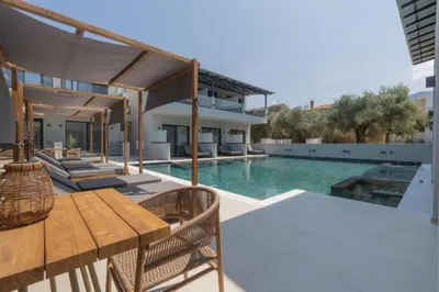 Alora Luxury Suites