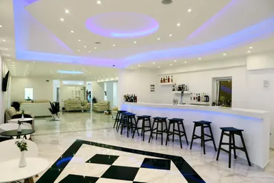 Ninos Saint George Palace Hotel