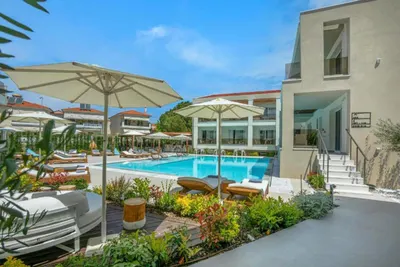 Mirablue Luxury Residences